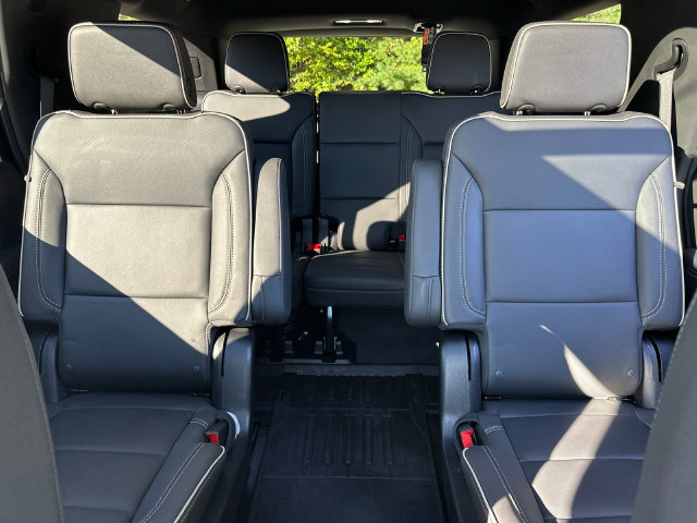 Used 2025 GMC Yukon Elevation w/ Elevation Premium Package AWD/4WD image 38