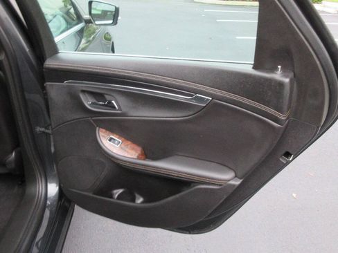 Used 2015 Chevrolet Impala LT FWD image 22