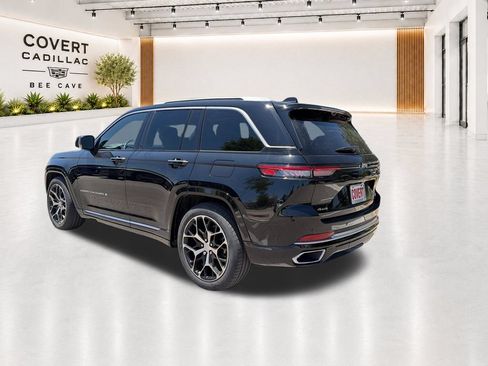 Used 2023 Jeep Grand Cherokee Summit AWD/4WD image 11