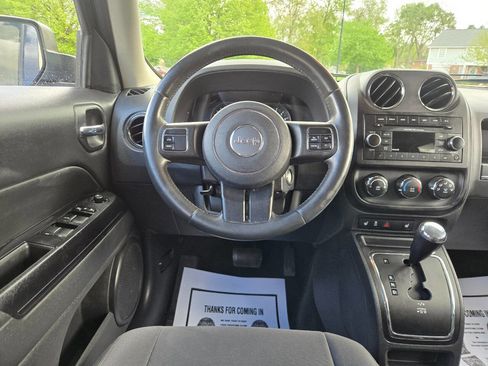 Used 2012 Jeep Patriot Latitude FWD image 35