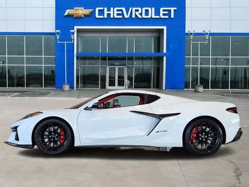Used 2024 Chevrolet Corvette Z06 w/ Battery Protection Package image 3