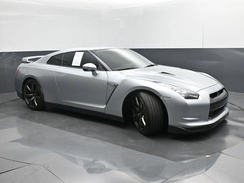 Used 2011 Nissan GT-R Premium AWD/4WD image 34