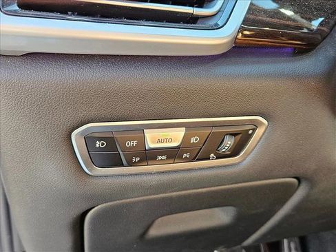 Used 2021 BMW X5 sDrive40i w/ M Sport Package image 12