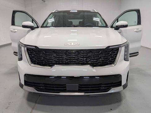 Certified 2025 Kia Sorento EX AWD/4WD image 16
