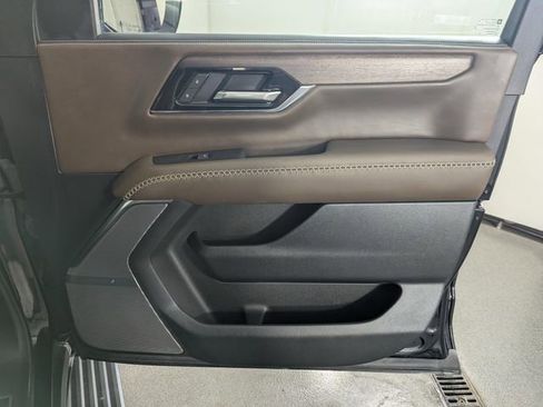 Used 2025 GMC Yukon Denali Ultimate image 29