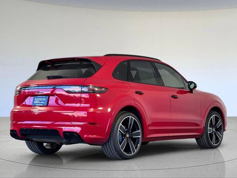 Certified 2023 Porsche Cayenne AWD/4WD image 8