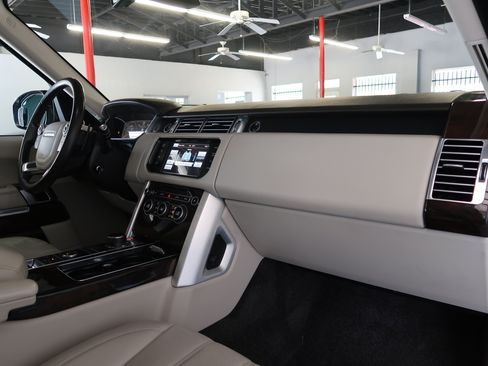 Used 2014 Land Rover Range Rover Long Wheelbase Supercharged AWD/4WD image 31