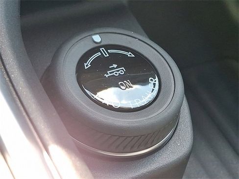 New 2025 Ford Expedition Active image 15