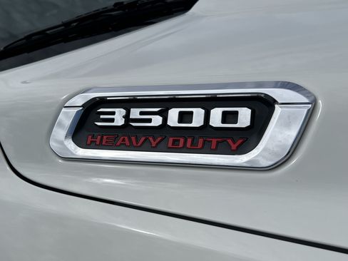 Used 2022 RAM 3500 Limited AWD/4WD image 9