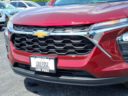 Used 2025 Chevrolet Trax LS w/ LS Convenience Package FWD image 29