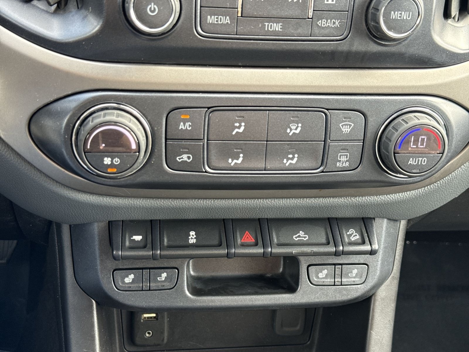 Used 2018 Chevrolet Colorado Z71 AWD/4WD image 22