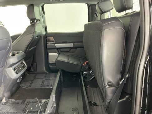 Certified 2025 Ford F350 Lariat w/ Black Appearance Package image 31