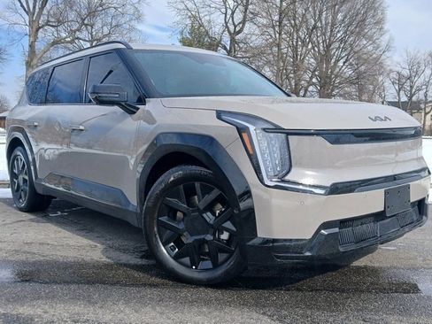 Certified 2026 Kia EV9 Land w/ Nightfall Edition Package image 3