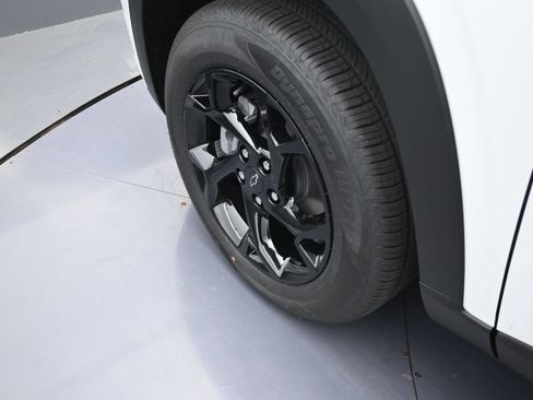 New 2026 Chevrolet Trax LT w/ Driver Confidence Package FWD image 31
