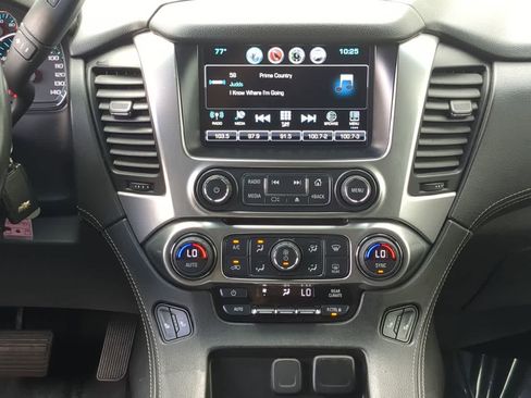 Used 2019 Chevrolet Suburban LT image 27