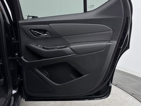 Used 2023 Chevrolet Traverse LT FWD image 31