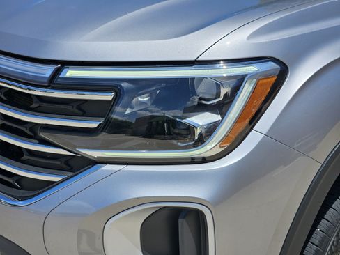 Used 2024 Volkswagen Atlas SE FWD image 25