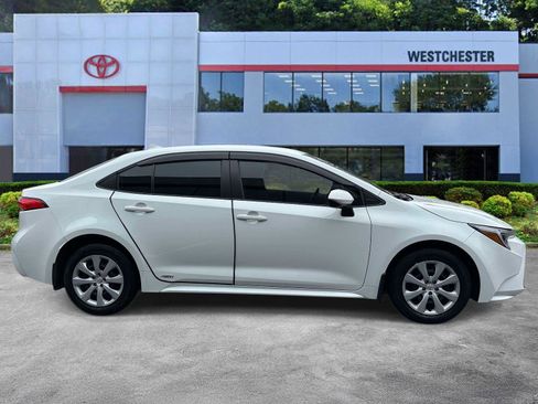 Used 2023 Toyota Corolla LE w/ Carpet Mat Package (TMS) image 2