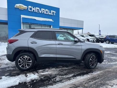 New 2026 Chevrolet TrailBlazer LT w/ Convenience Package image 2