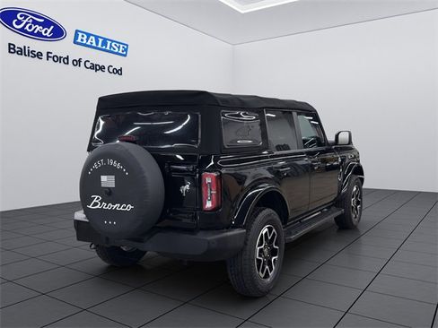 Used 2023 Ford Bronco Outer Banks image 6