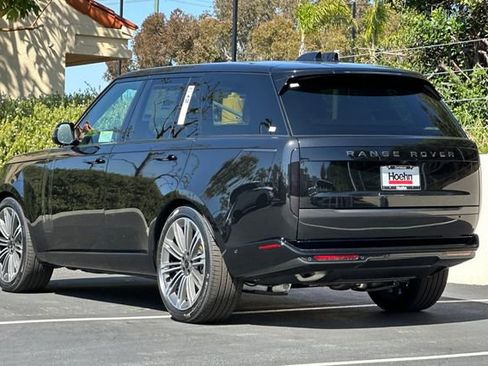 New 2026 Land Rover Range Rover SE image 3