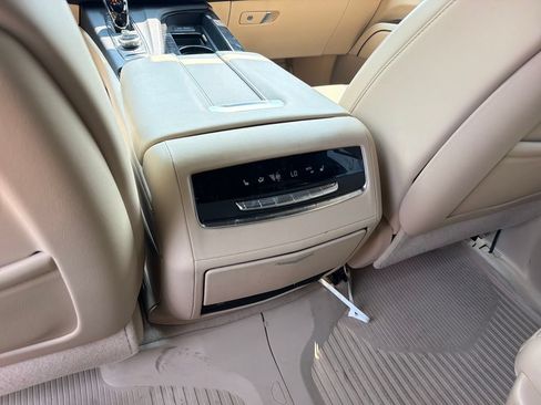 Used 2023 Cadillac Escalade Premium Luxury AWD/4WD image 35