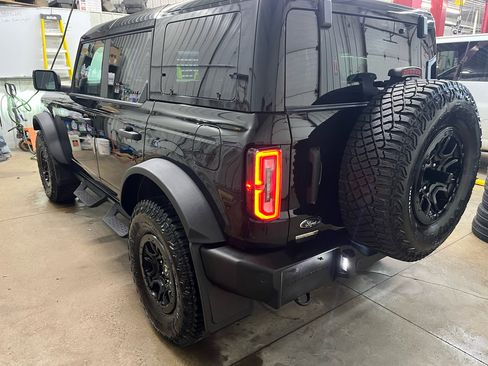 Used 2024 Ford Bronco Wildtrak image 4