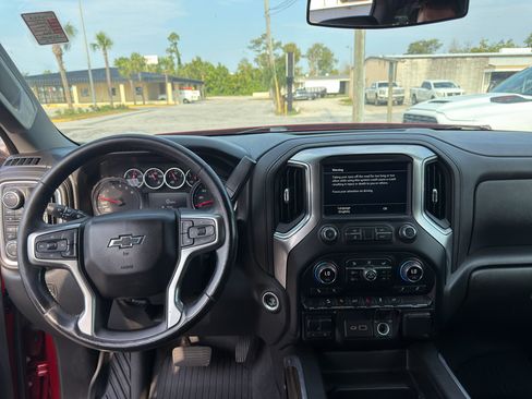 Used 2021 Chevrolet Silverado 1500 LT Trail Boss w/ Convenience Package II AWD/4WD image 11