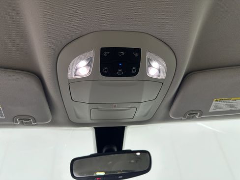 Used 2017 Chrysler Pacifica Touring w/ Tire & Wheel Group FWD image 24