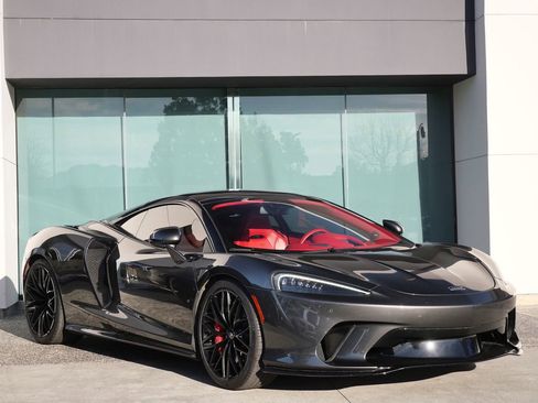 Used 2023 McLaren GT image 1