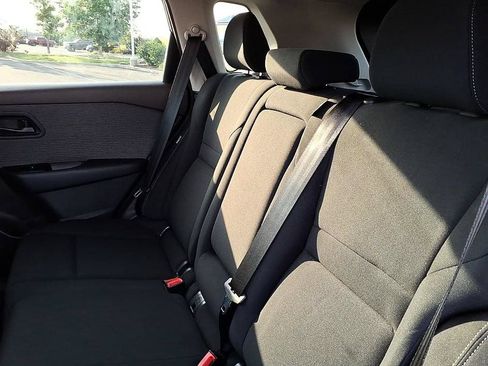 Used 2023 Nissan Rogue S AWD/4WD image 17
