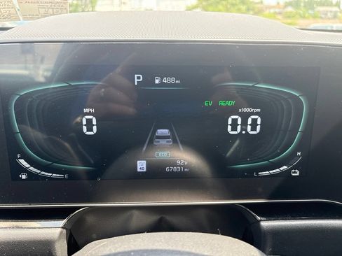 Certified 2023 Kia Niro EX Touring FWD image 28