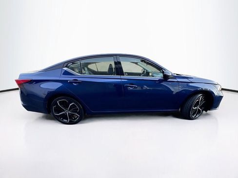 Used 2024 Nissan Altima 2.5 SR FWD image 4