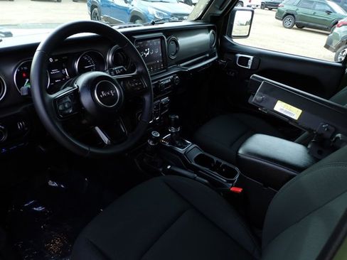 Used 2023 Jeep Wrangler Unlimited AWD/4WD image 11