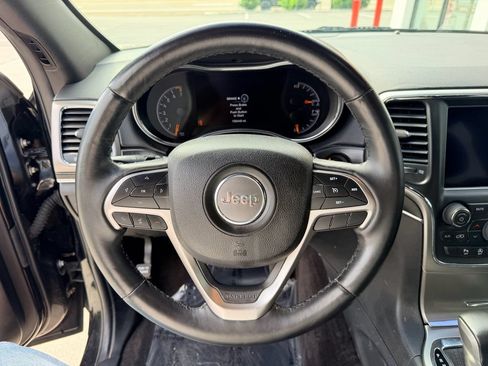 Used 2018 Jeep Grand Cherokee Limited AWD/4WD image 17