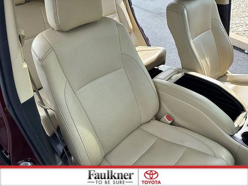 Certified 2018 Toyota Highlander Limited AWD/4WD image 17