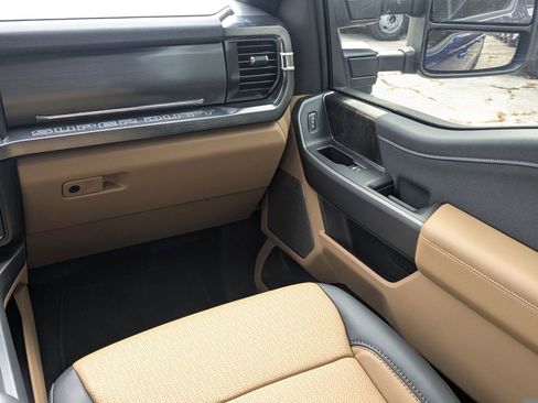 New 2026 Ford F350 Lariat w/ Black Appearance Package image 18