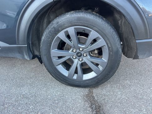 Used 2022 Ford Explorer XLT w/ Equipment Group 202A image 8