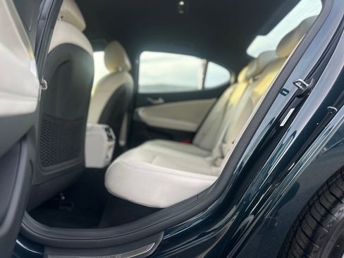 Used 2025 Genesis G70 2.5T image 18