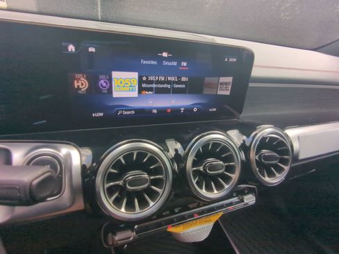 Used 2024 Mercedes-Benz EQB 300 4MATIC image 6