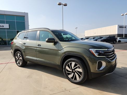 New 2026 Volkswagen Atlas SE FWD image 8