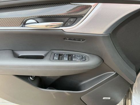 Used 2024 Cadillac XT6 Sport w/ LPO, Floor Liner Package image 32