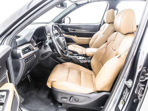 Used 2022 Kia Telluride SX w/ Towing Package FWD image 28