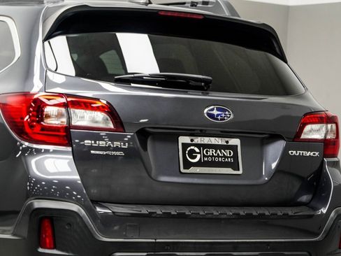 Used 2019 Subaru Outback 2.5i Limited w/ Popular Package #2 image 12