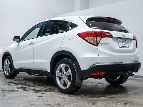 Used 2017 Honda HR-V EX image 4