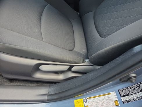 Used 2022 Toyota Corolla LE FWD image 15