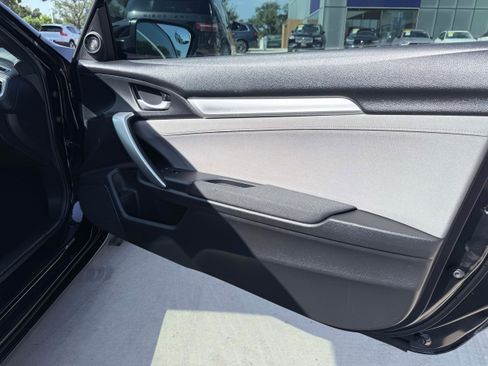 Used 2017 Honda Civic EX-T image 13