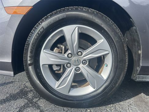 Used 2018 Honda Odyssey EX image 9