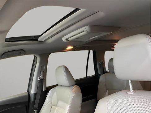 Used 2016 Honda Pilot Elite image 12