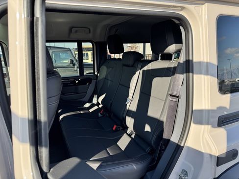 New 2025 INEOS Grenadier Fieldmaster Edition image 11